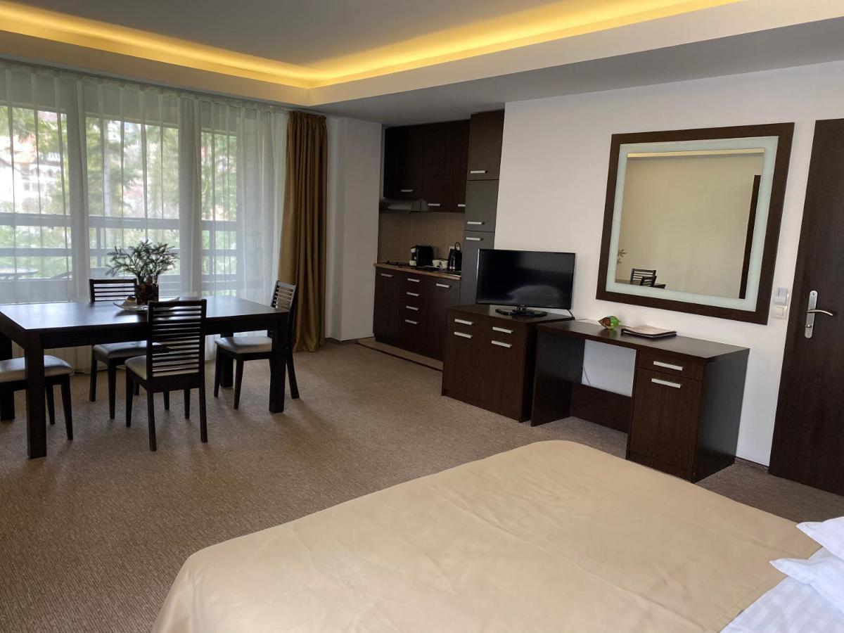 Hotel Smart Sinaia Buitenkant foto