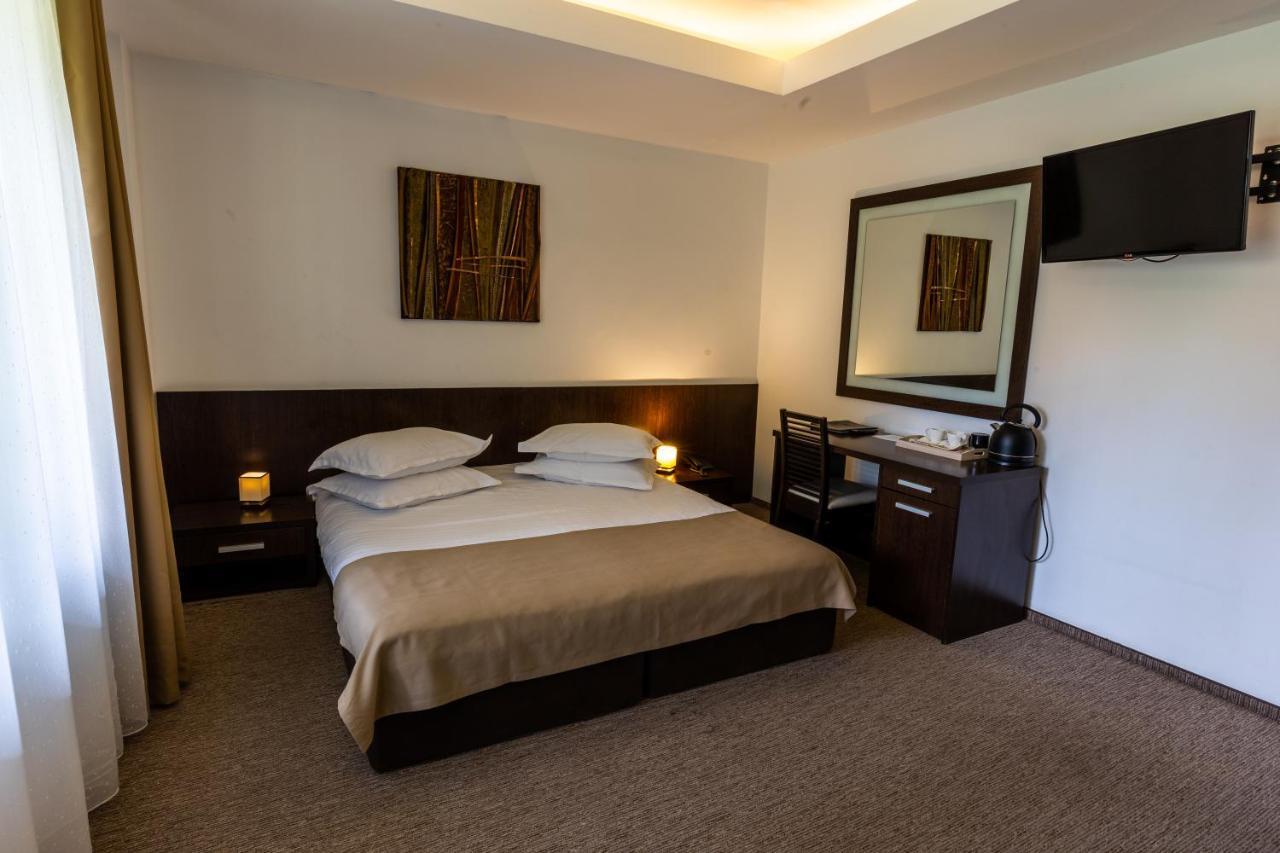 Hotel Smart Sinaia Buitenkant foto