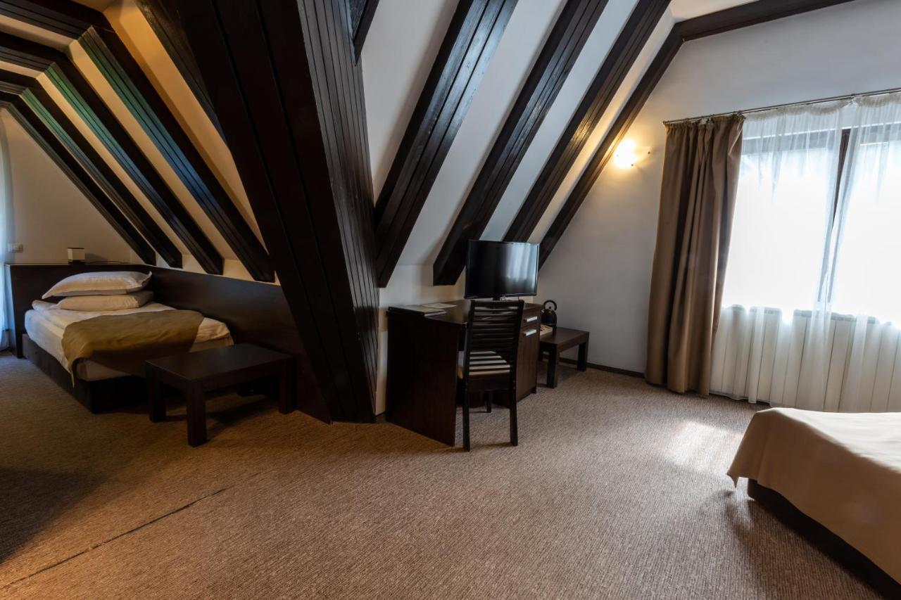 Hotel Smart Sinaia Buitenkant foto