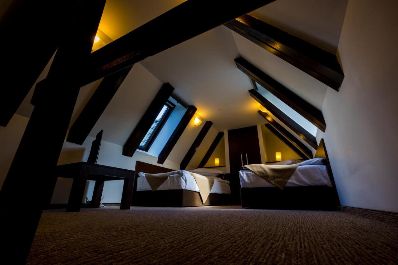 Hotel Smart Sinaia Buitenkant foto