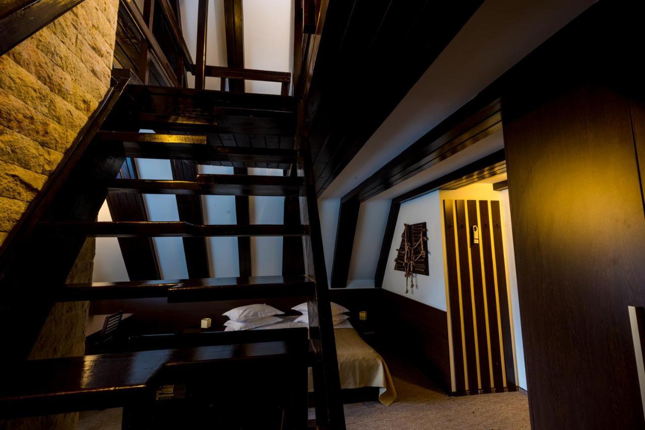 Hotel Smart Sinaia Buitenkant foto