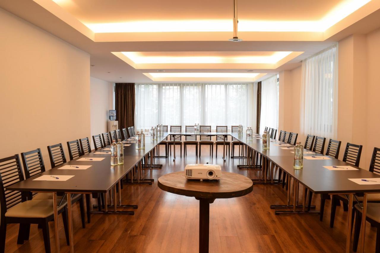 Hotel Smart Sinaia Buitenkant foto