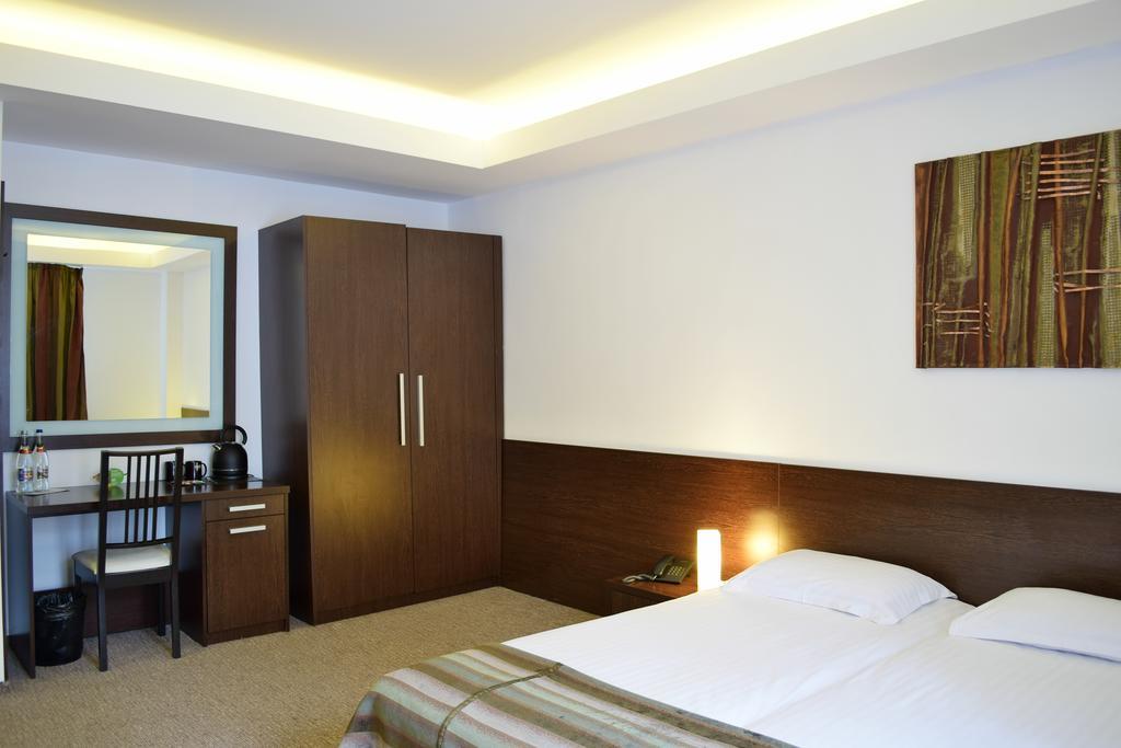 Hotel Smart Sinaia Buitenkant foto
