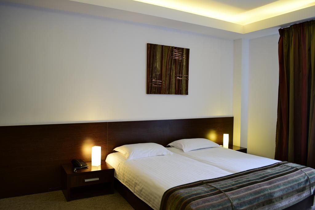 Hotel Smart Sinaia Buitenkant foto