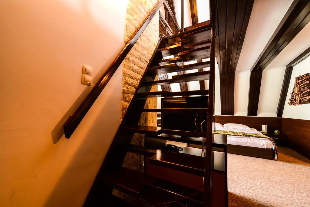 Hotel Smart Sinaia Buitenkant foto